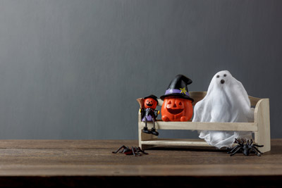 essential-decorations-accessory-of-happy-halloween-festival-concept-background